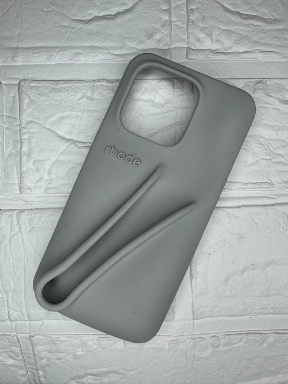 rhode Silicone Phone Case with Integrated Loop Gray fits iPhone 15Pro